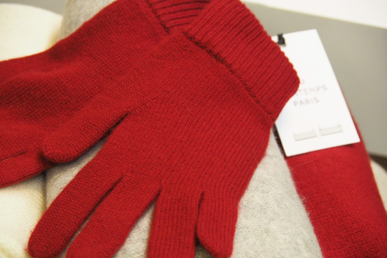 gants-rouges-laines-anncy